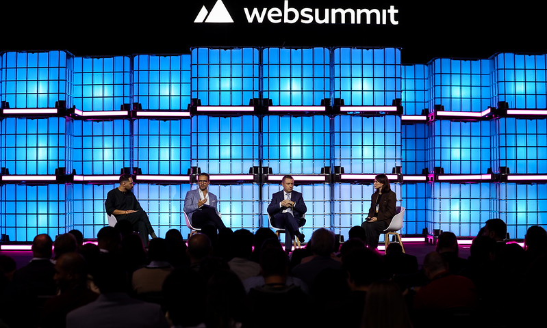 IA domina investimento no Web Summit 2025
